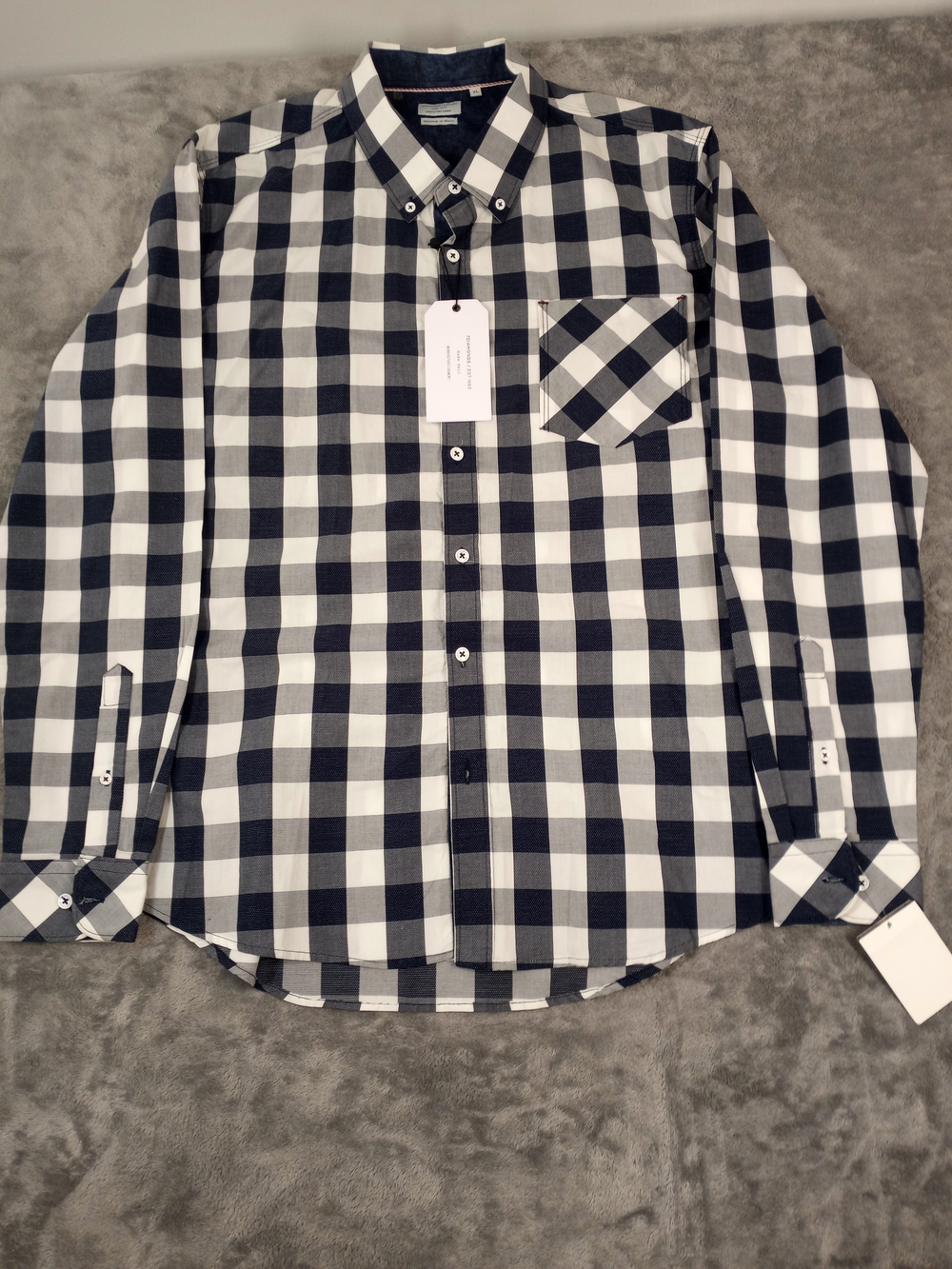 7 diamonds Men's Black & White Check Button-Down Shirt - Size XL NWT